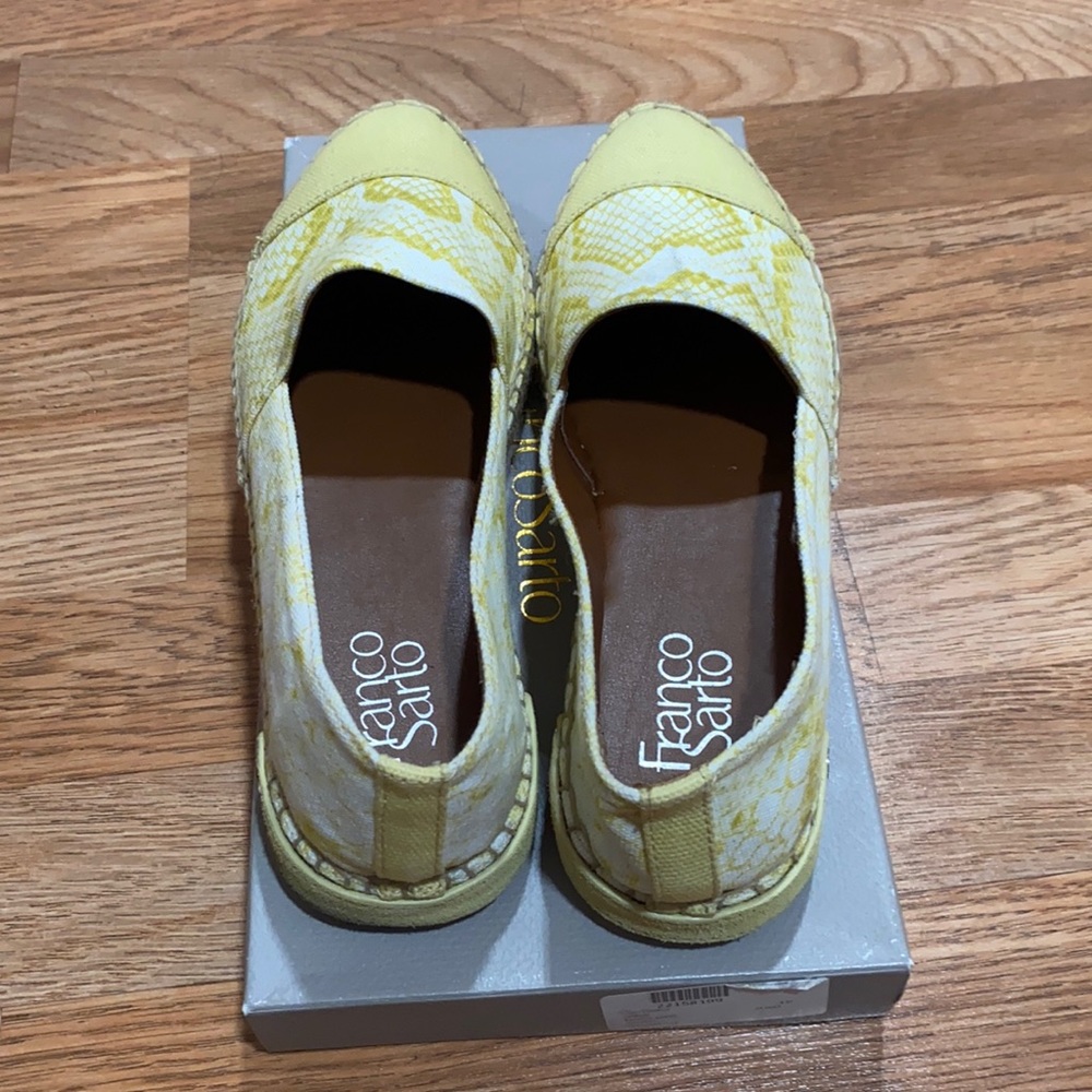 Canvas shoes